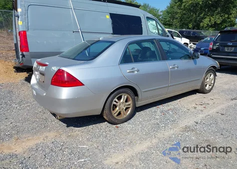 2007 Honda Accord 2.4 Ex z USA, uszkodzony, nr VIN 1HGCM56867A067672